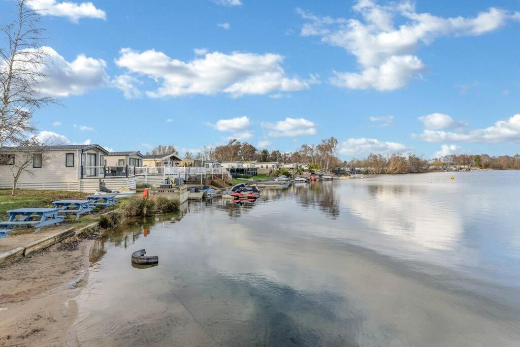 Tattershall Lakes: Sally'S Superior Stay 외부 사진