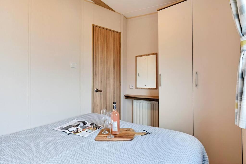 Tattershall Lakes: Sally'S Superior Stay 외부 사진