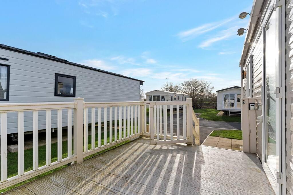 Tattershall Lakes: Sally'S Superior Stay 외부 사진