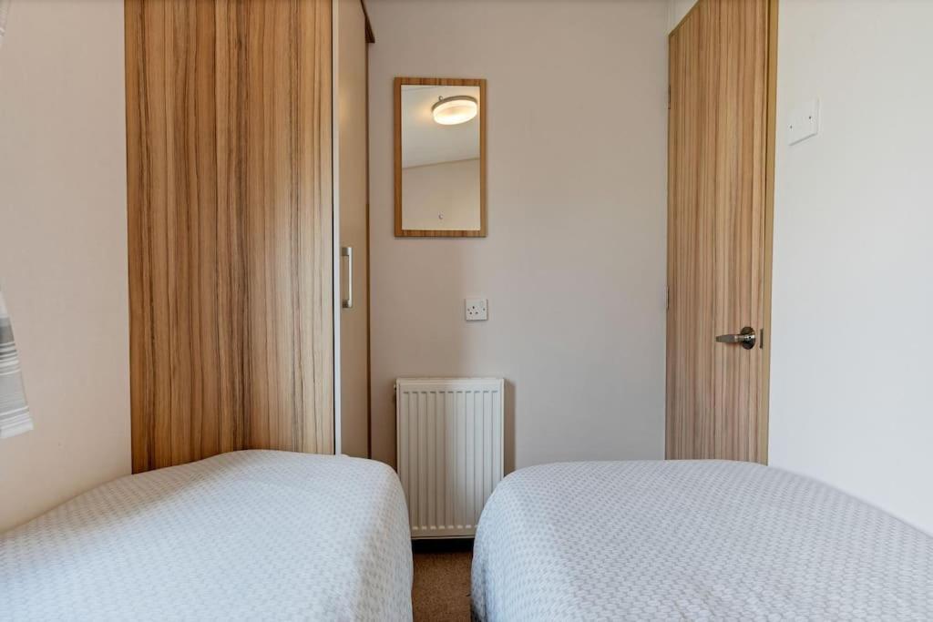 Tattershall Lakes: Sally'S Superior Stay 외부 사진
